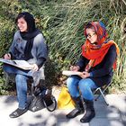 Junge iranische Zeichnerinnen