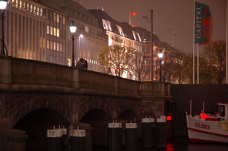 junge liebe auf die brücke ;))