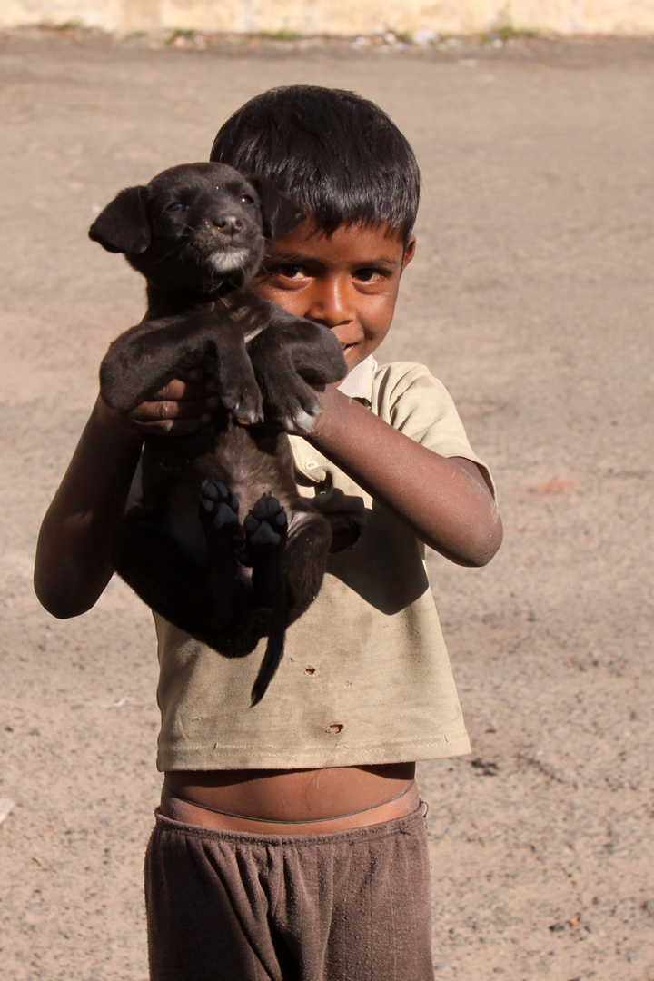 Junge mit Hund