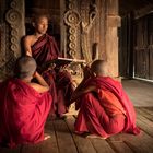 Junge Mönche in Bagan