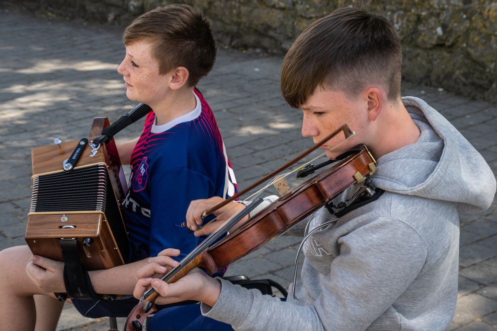 junge Straßenmusiker I