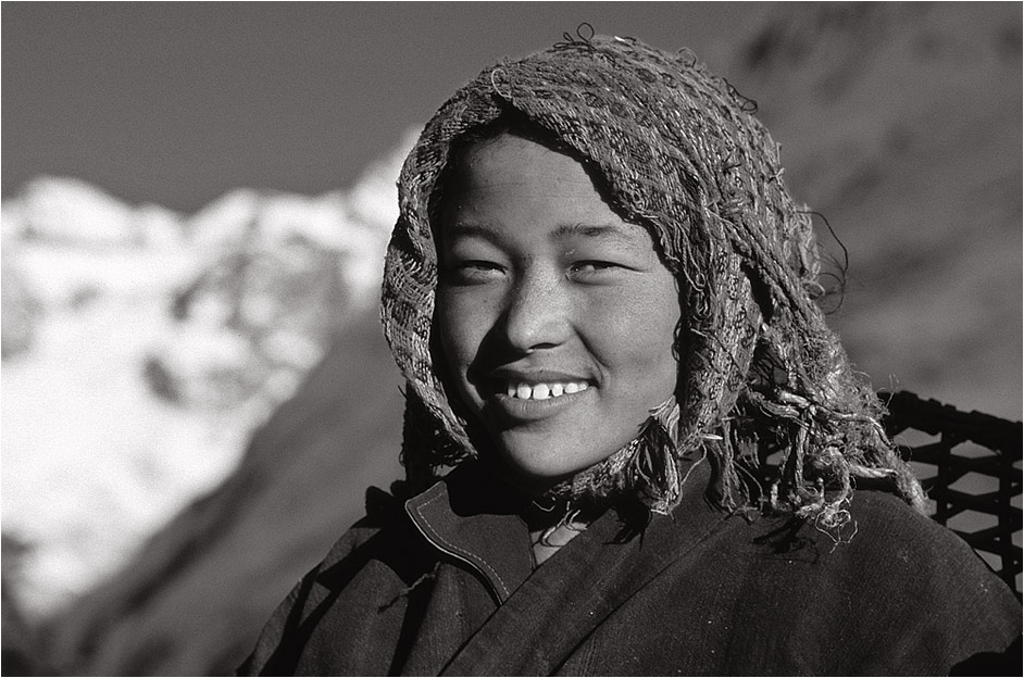 junge Tibeterin in der Manaslu-Region