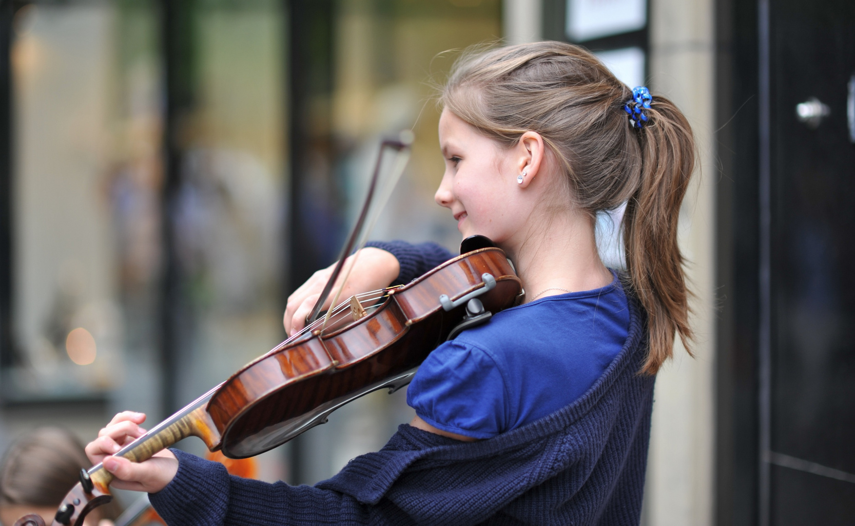 junge Violinistin