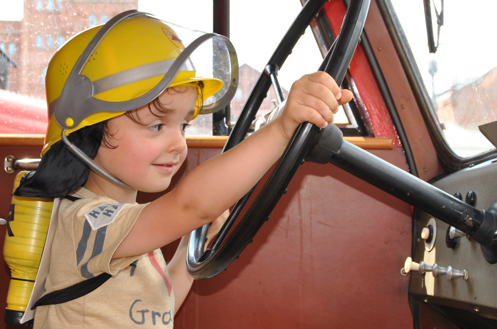 Junger Feuerwehrmann
