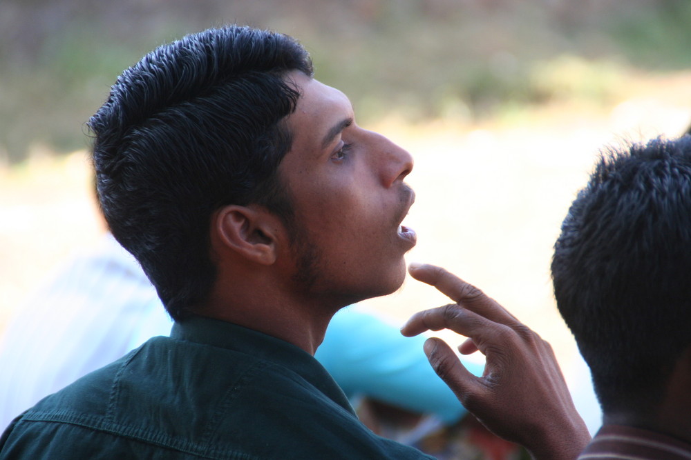 junger Fussballfan in Kerala, Indien + StoryzumFoto Ü1005K