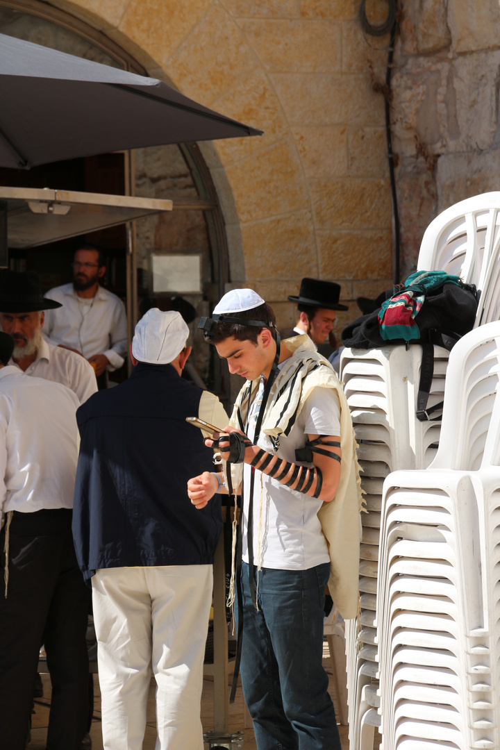 junger Israeli an der Klagemauer