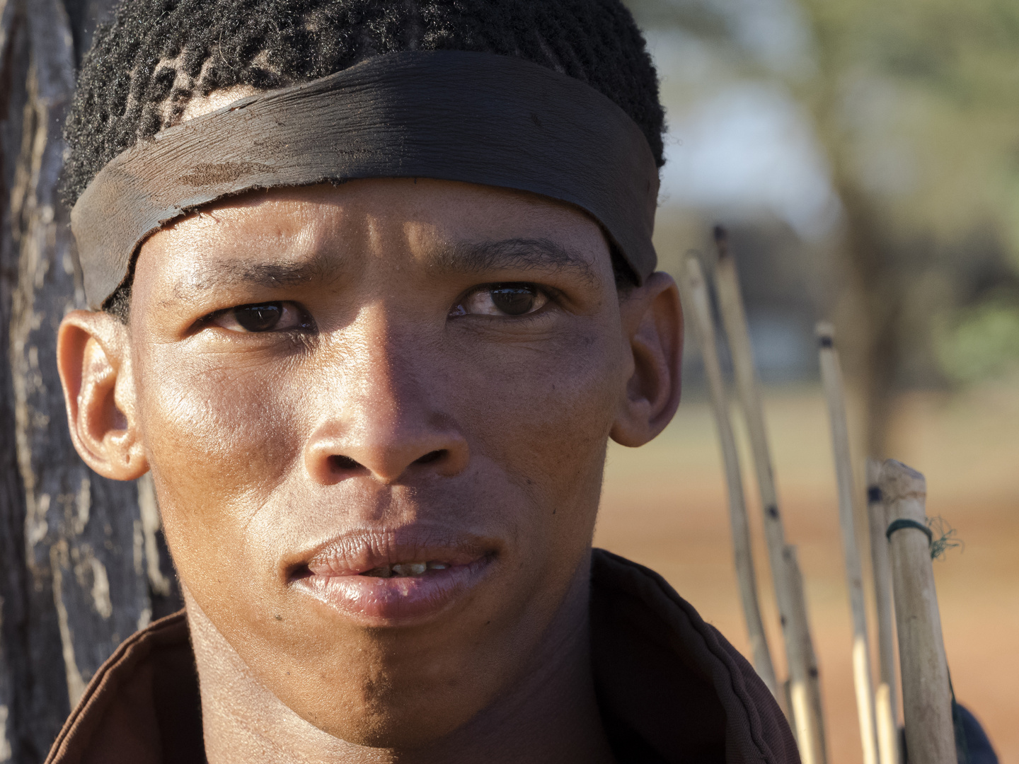 junger San - Nachkomme der Ureinwohner Namibias