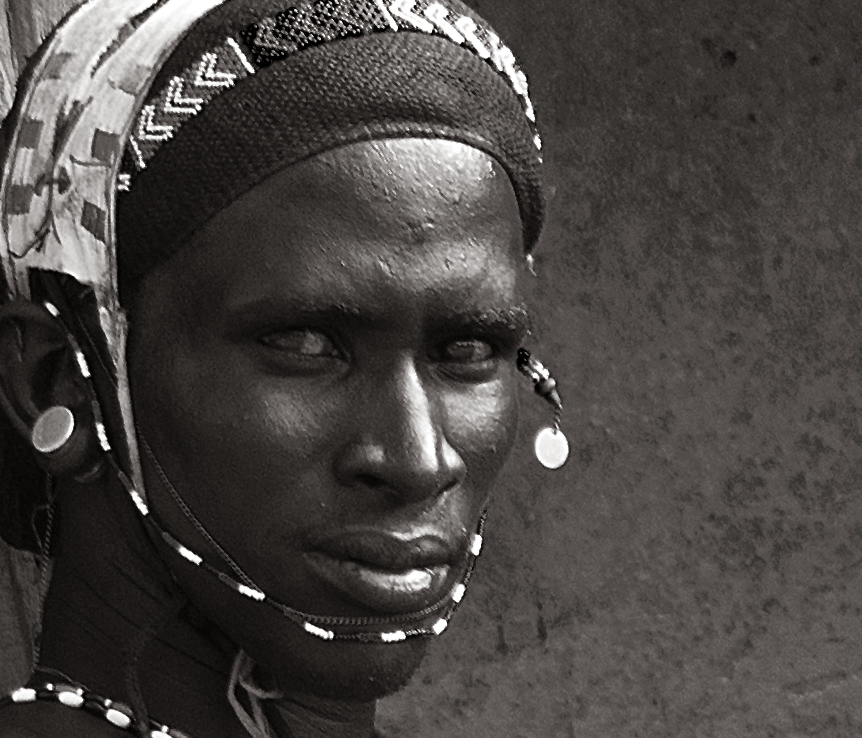 Junger Stammeskrieger  am Turkanasee