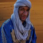 Junger Tuareg in der Wüste
