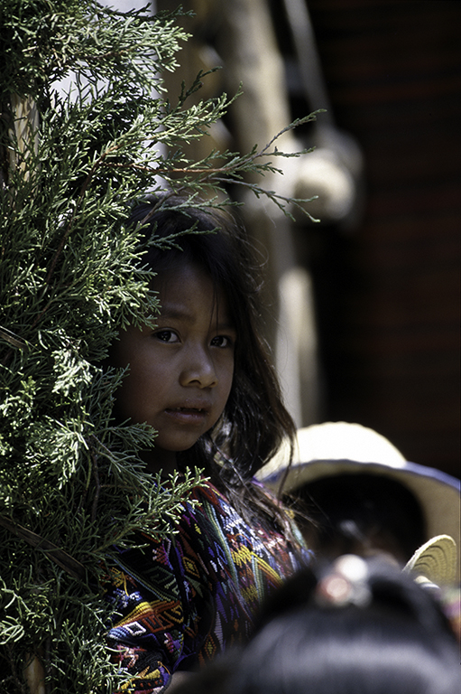 junges Mädchen auf dem Markt von Solola, Guatemala