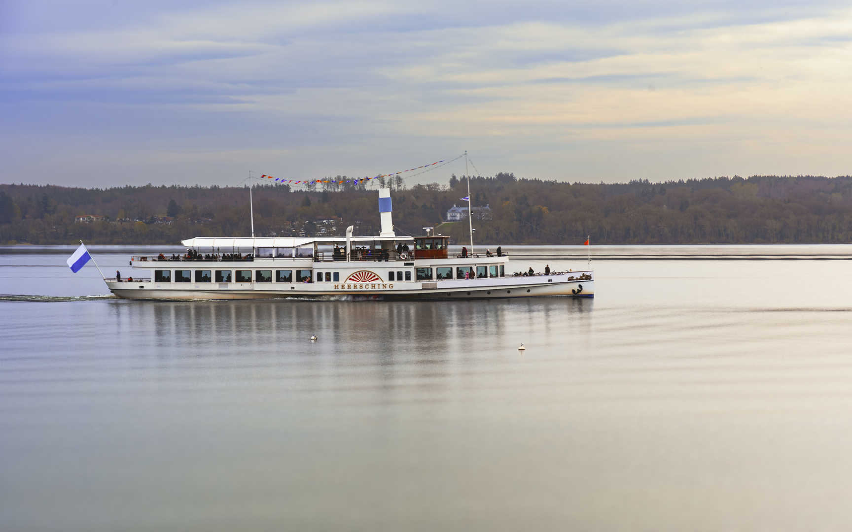 Jungfernfahrt der Ausflugsdampfer auf dem Ammersee...