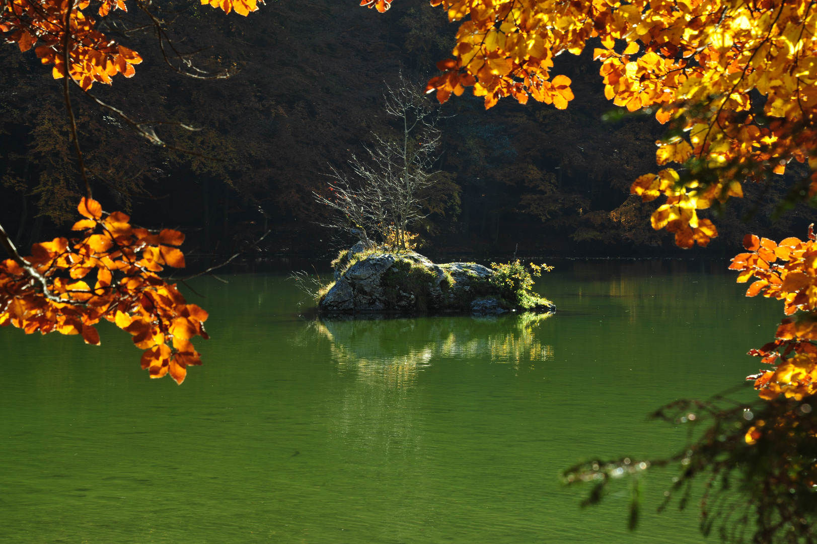 Jungfernstein im See