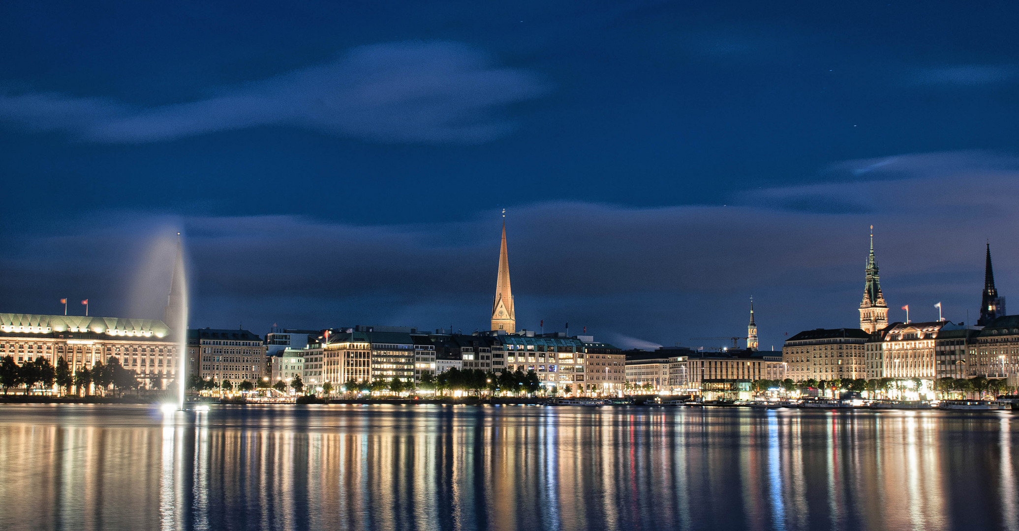 Jungfernstieg bei Nacht