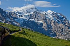 Jungfrau ( 4.158 m) und Jungfraujoch