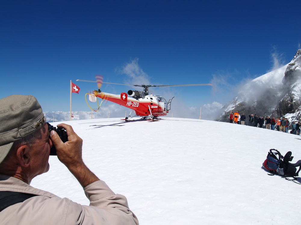 Jungfrau et hélicoptère