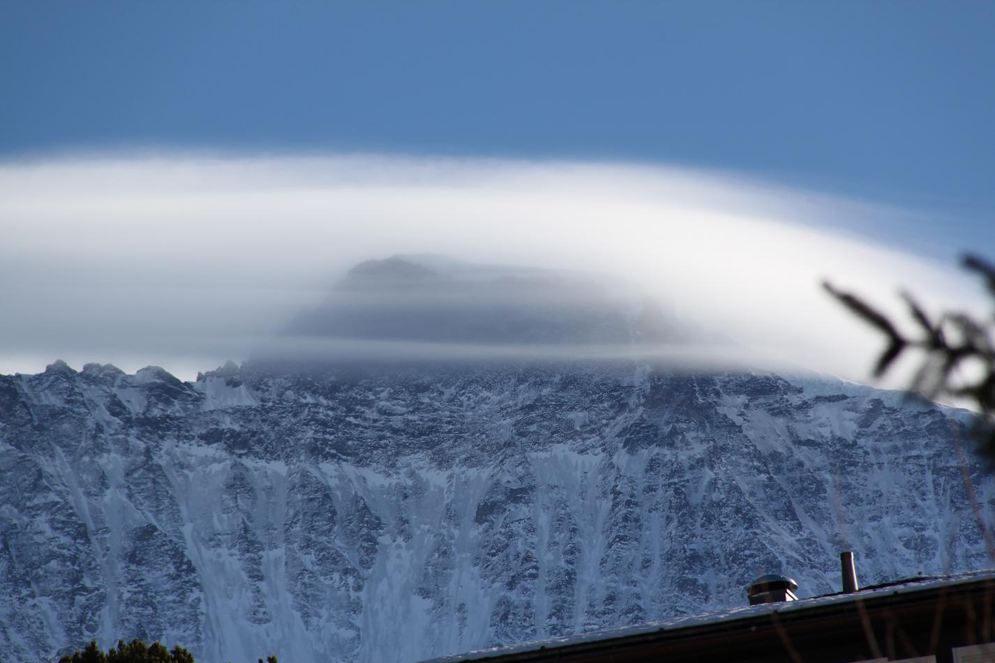 Jungfrau im Nebel