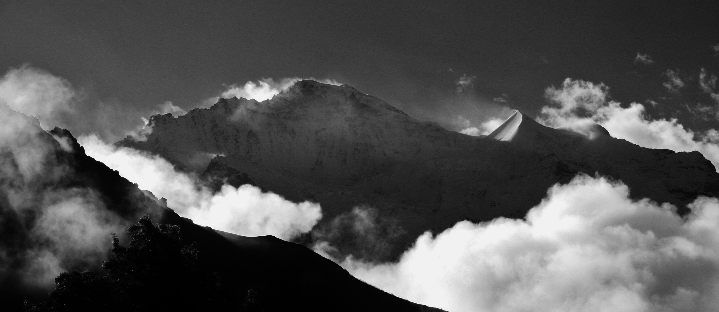 Jungfrau im Nebelleuchten