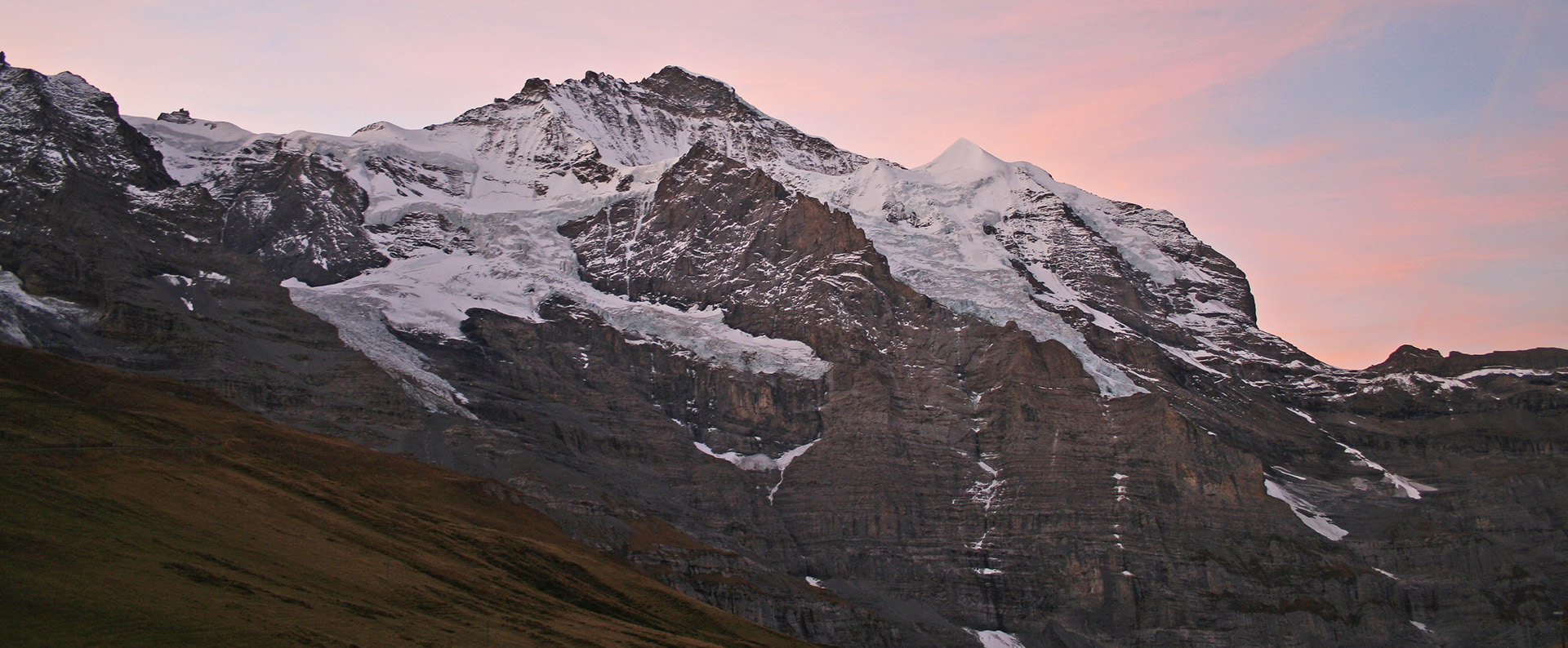 Jungfrau mit Silberhorn im zarten Morgenlicht...