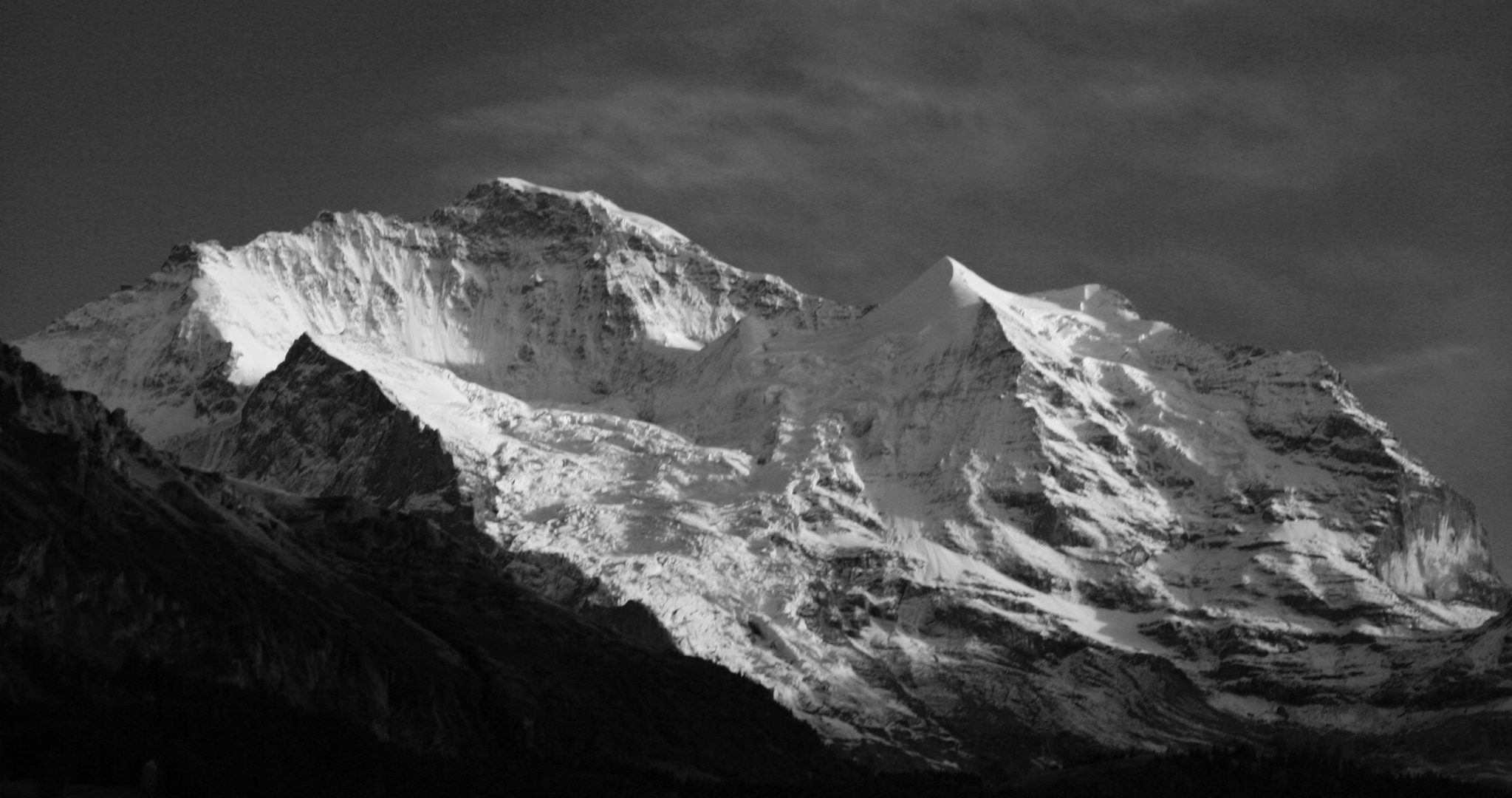 Jungfrau wieder im weissen Kleid