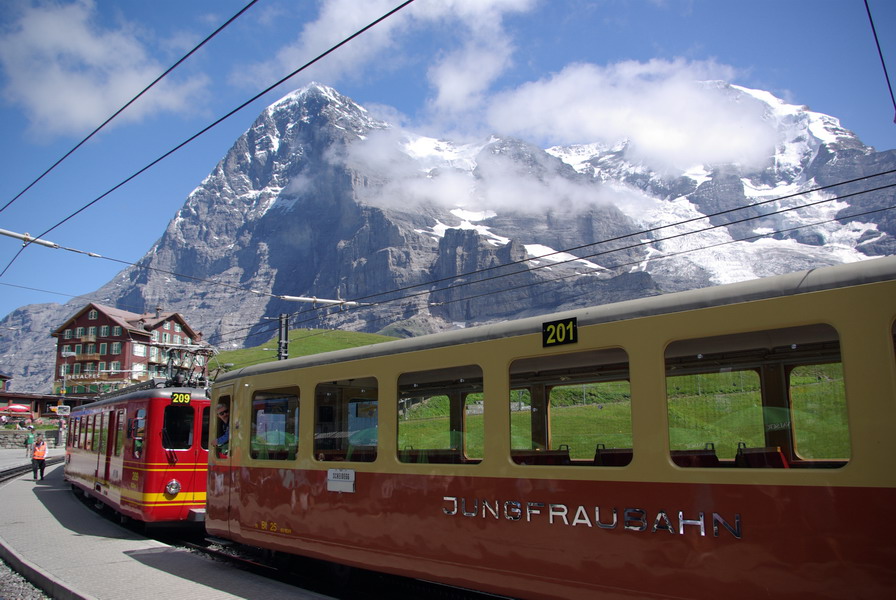 Jungfraubahn auf der Kleinen Scheidegg
