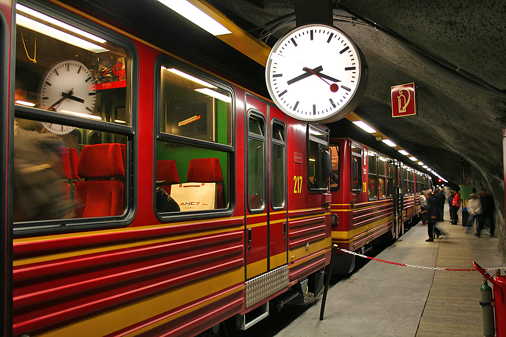 Jungfraubahn steht hier im Eiger