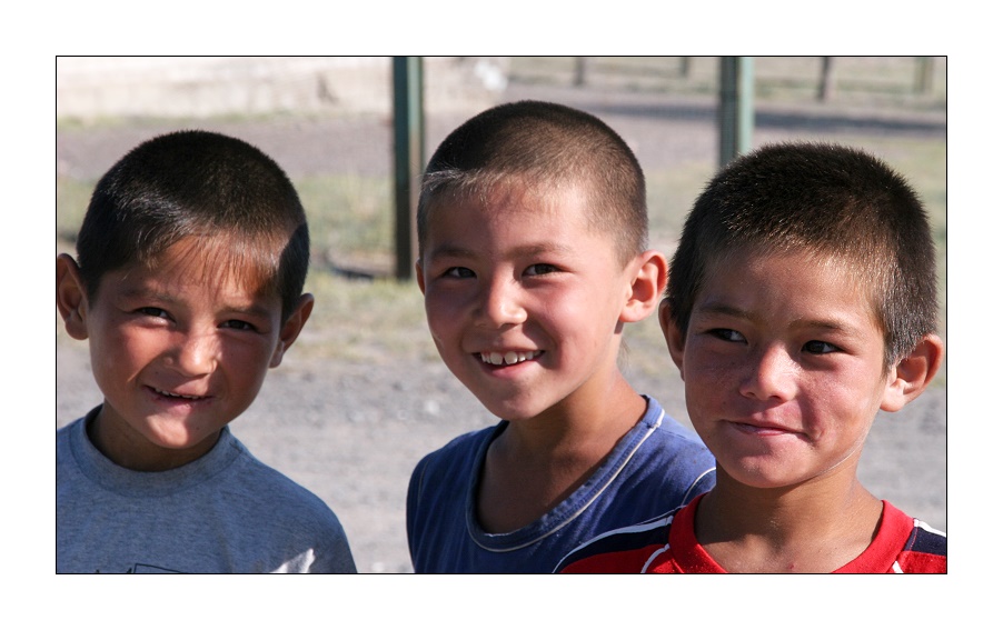 Jungs aus Kasachstan