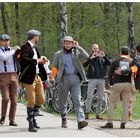 Jungs beim Tweed Run