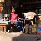 Jungs im Basar von Jaipur