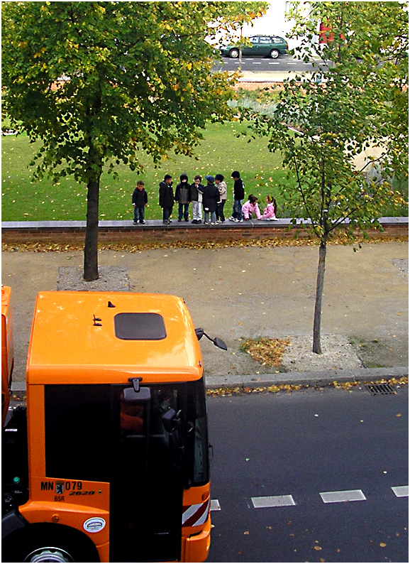 ...jungs & müllwagen...und mädchen...oder: herbst, herbst...ooh herbst