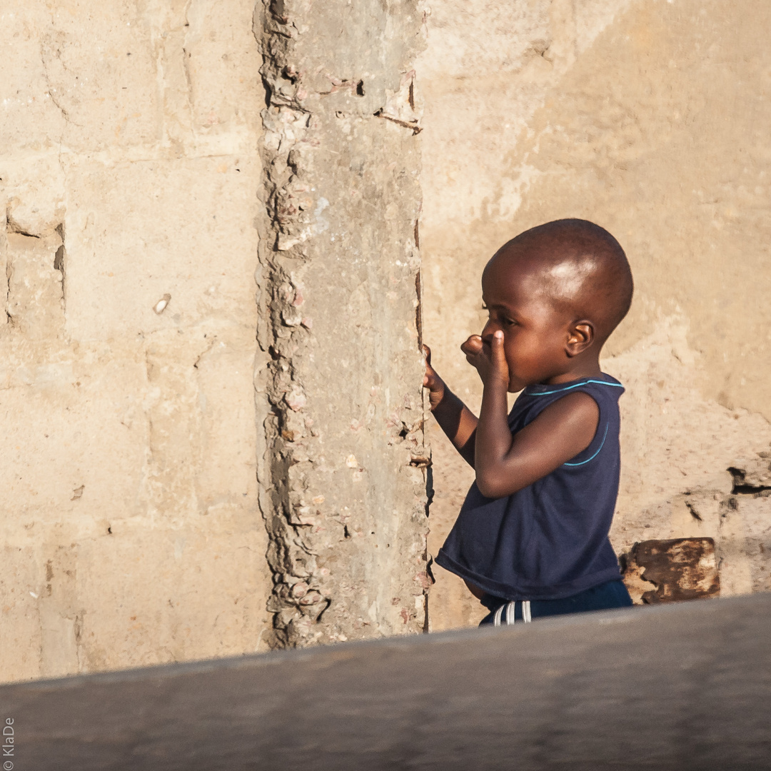 Juni - Mosambik - Kleiner Junge