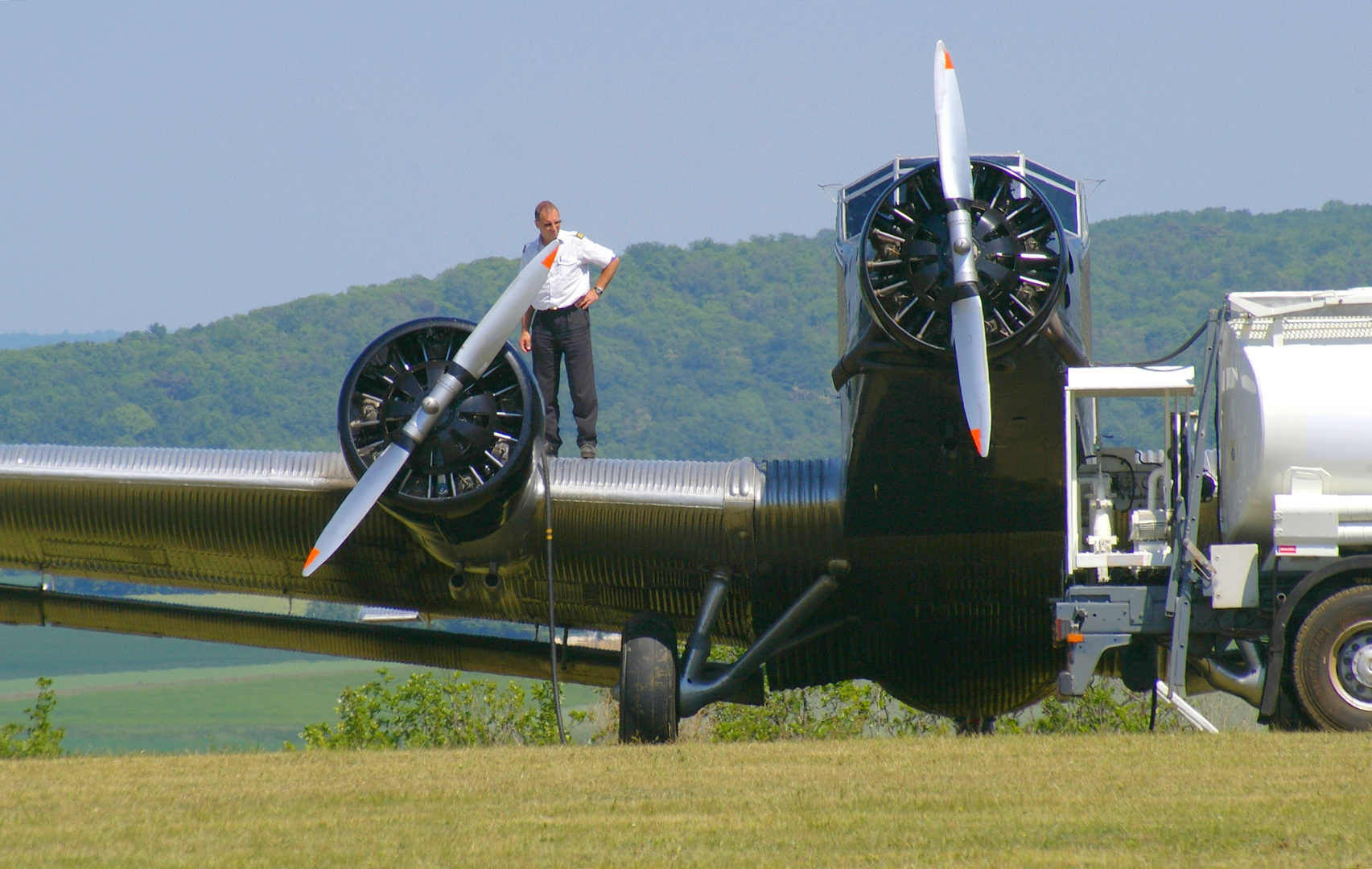 Junker J-U 52. Ferté Allais 2010, ravitaillement