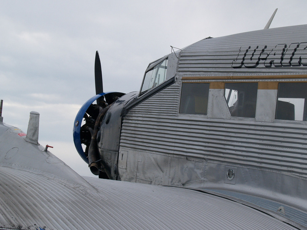 Junker JU 52