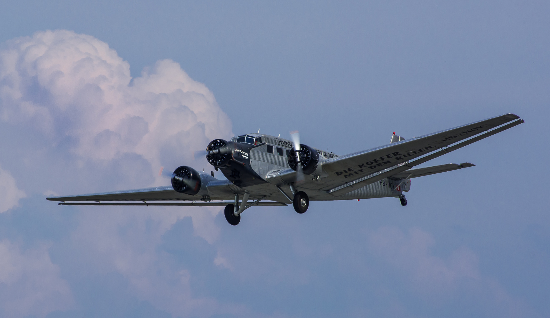 Junkers 52 Departure Foto & Bild | luftfahrt, oldtimer-flugzeuge, ju-52
