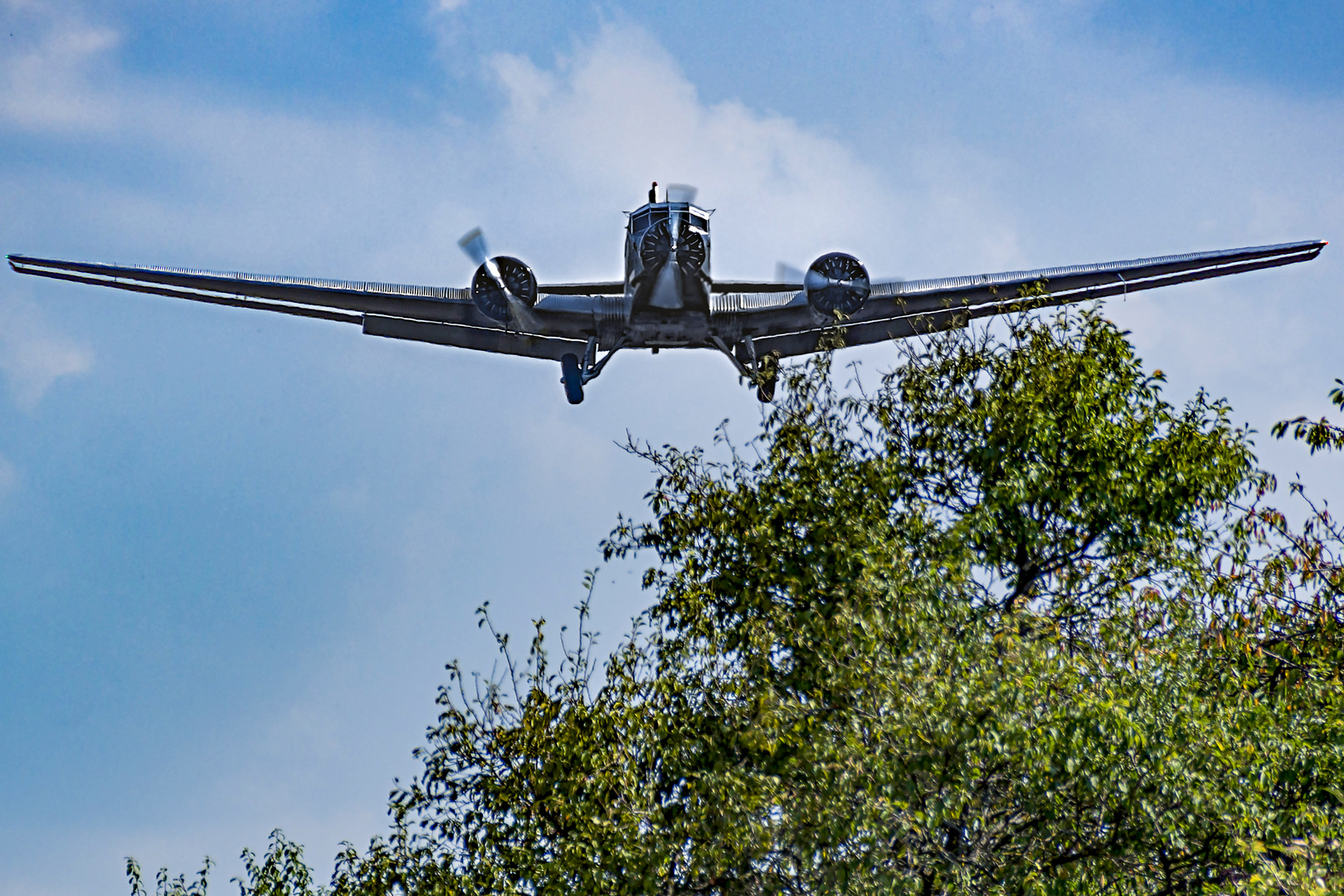 Junkers JU 52 im Landeanflug