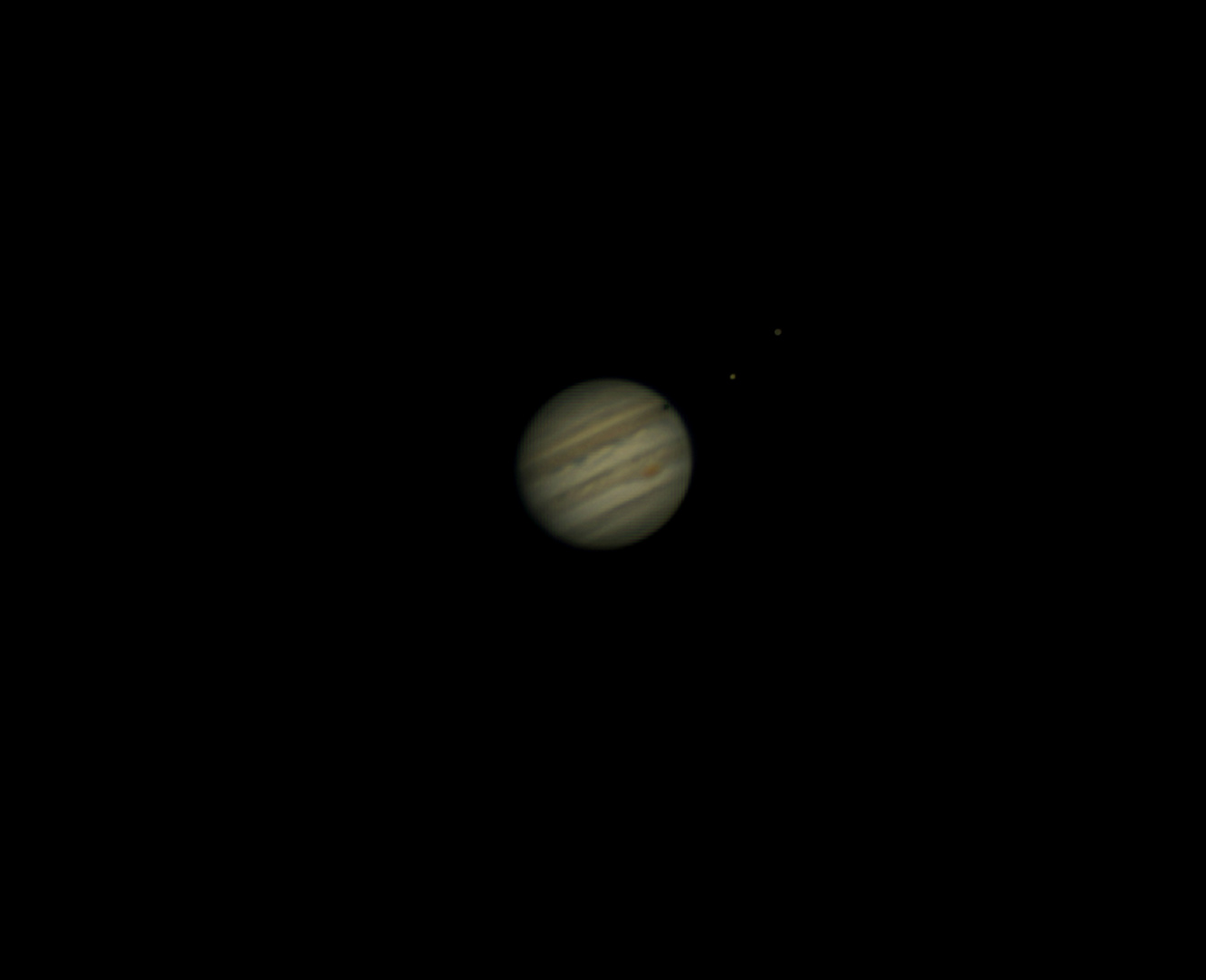 Jupiter am 29.5..2017 mit 2 Monden, GRF und Mondschatten.