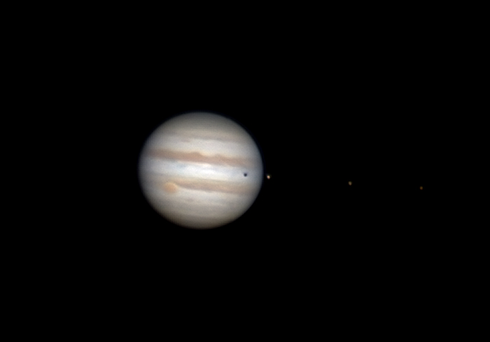 Jupiter mit Mondschatten und Monden