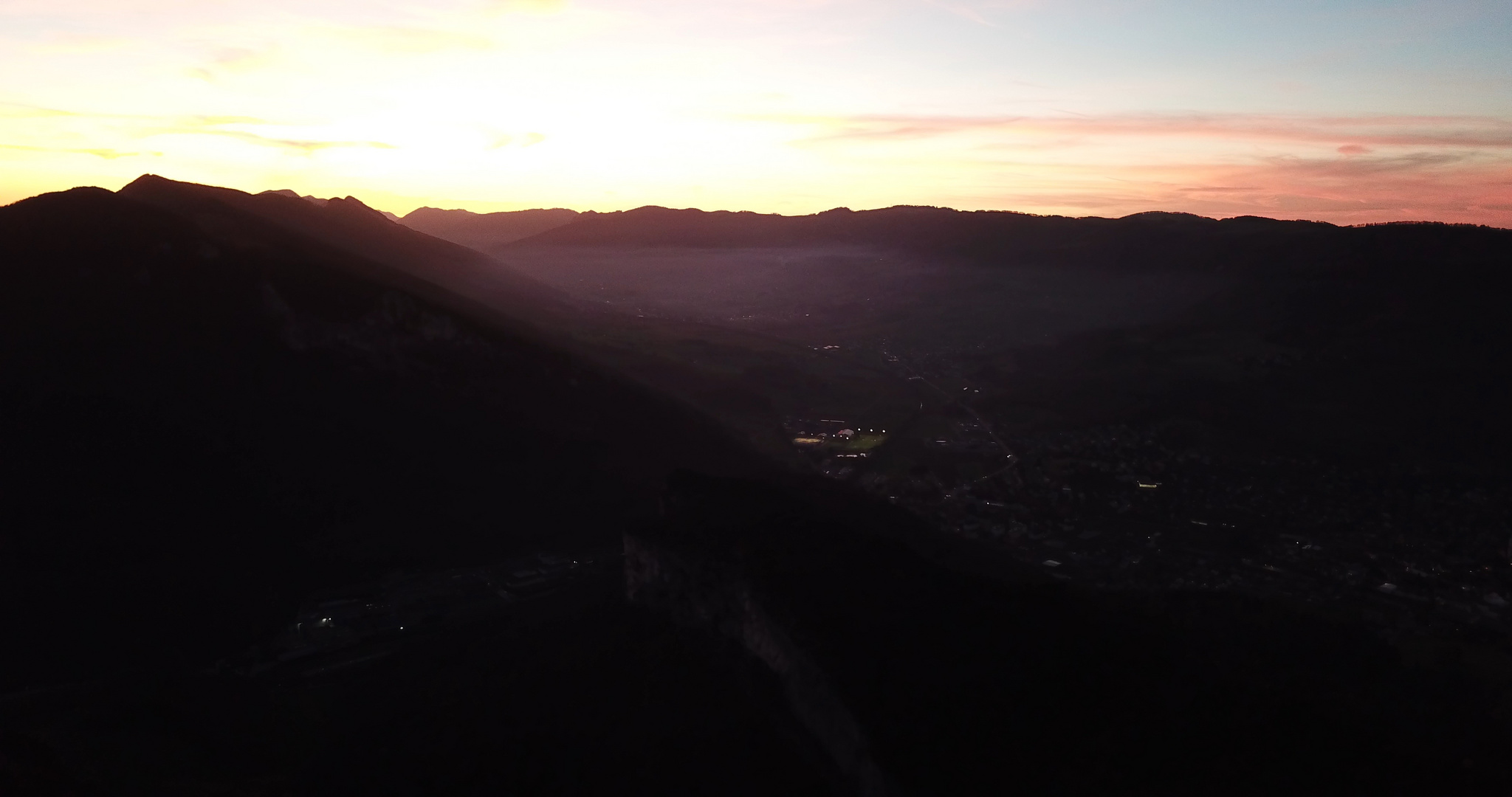 Juraketten im letzten Abendlicht