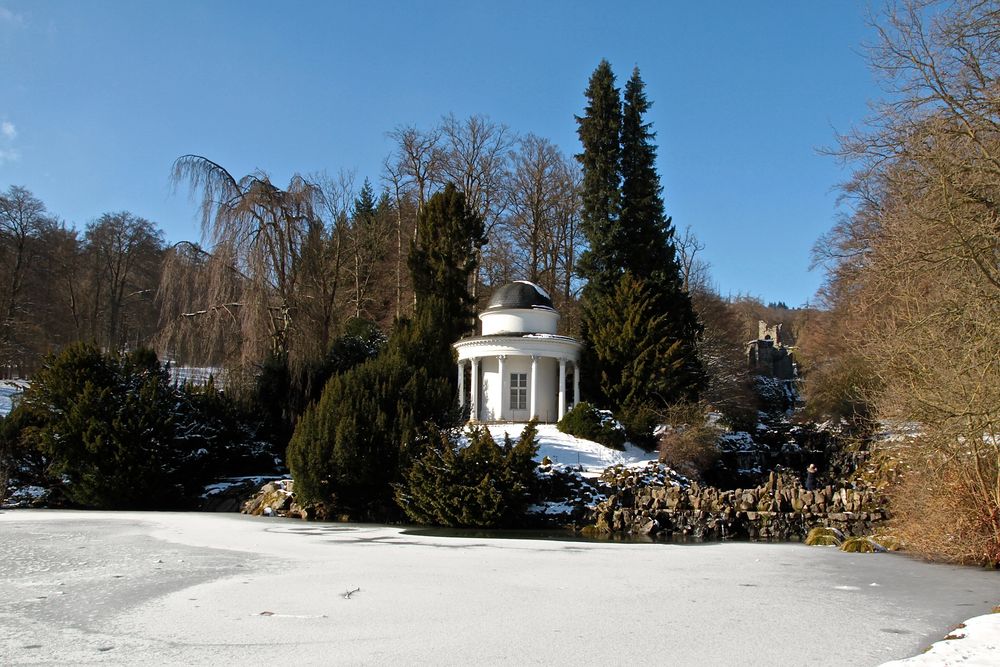 Jussow-Tempel und Aquädukt