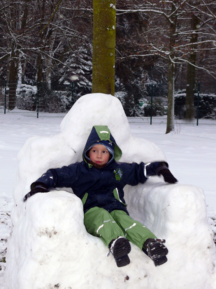 Justin der Schneekönig in seinem Thron-2