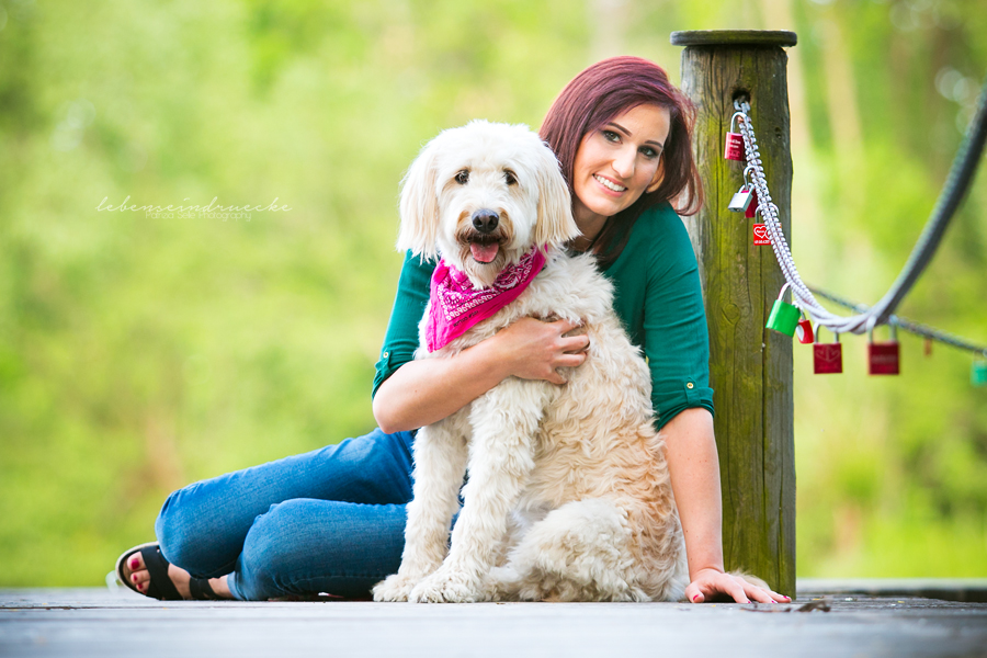 Justine with her Goldendoodle "Rosi"