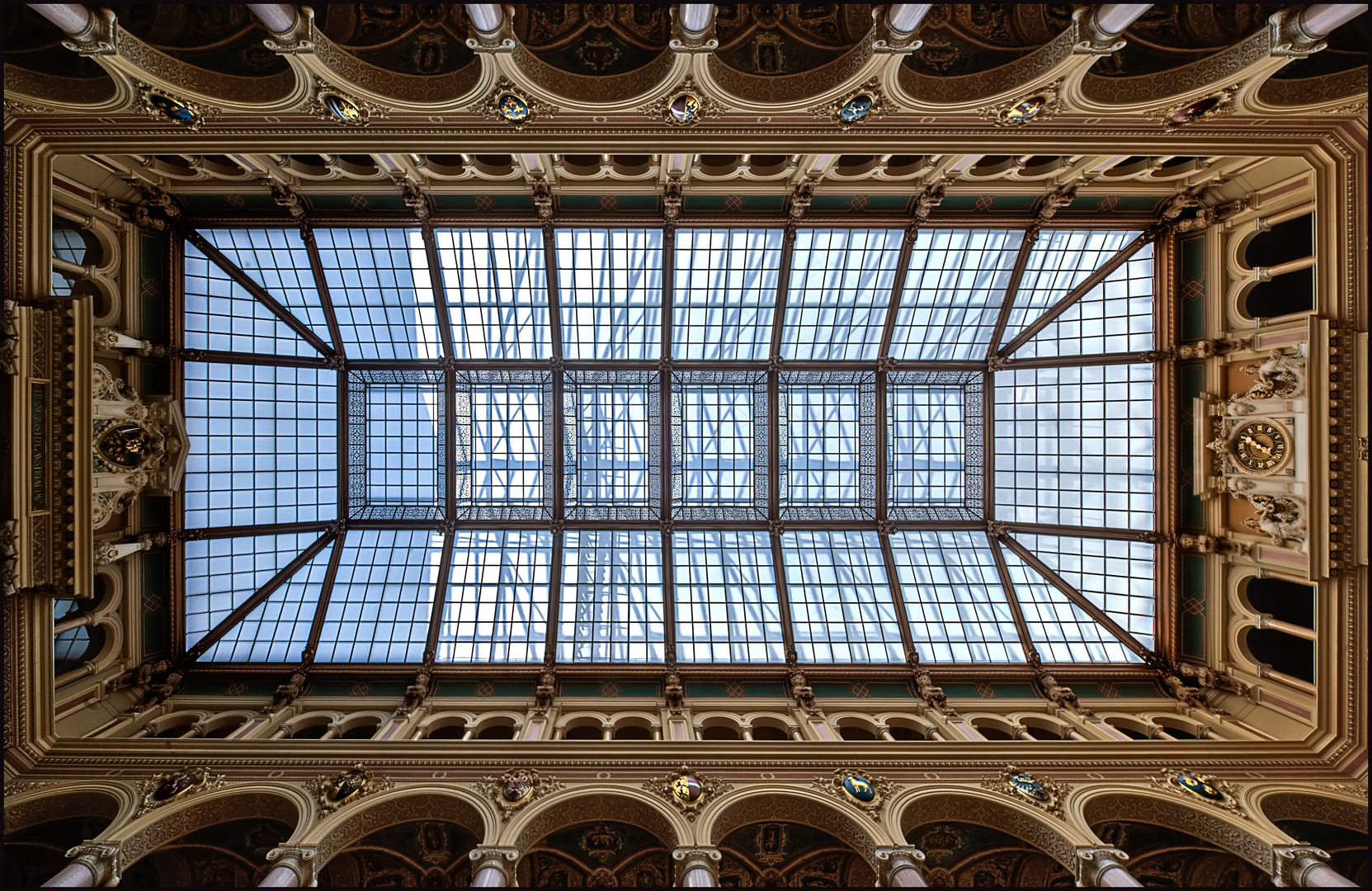 Justizpalast Wien - Glasdecke der Aula