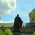 Justus Möser blickt auf den Dom