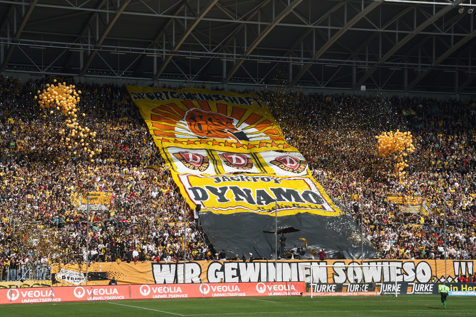 K-Block Dynamo Dresden - Carl Zeiss Jena Choreo Foto & Bild | sport