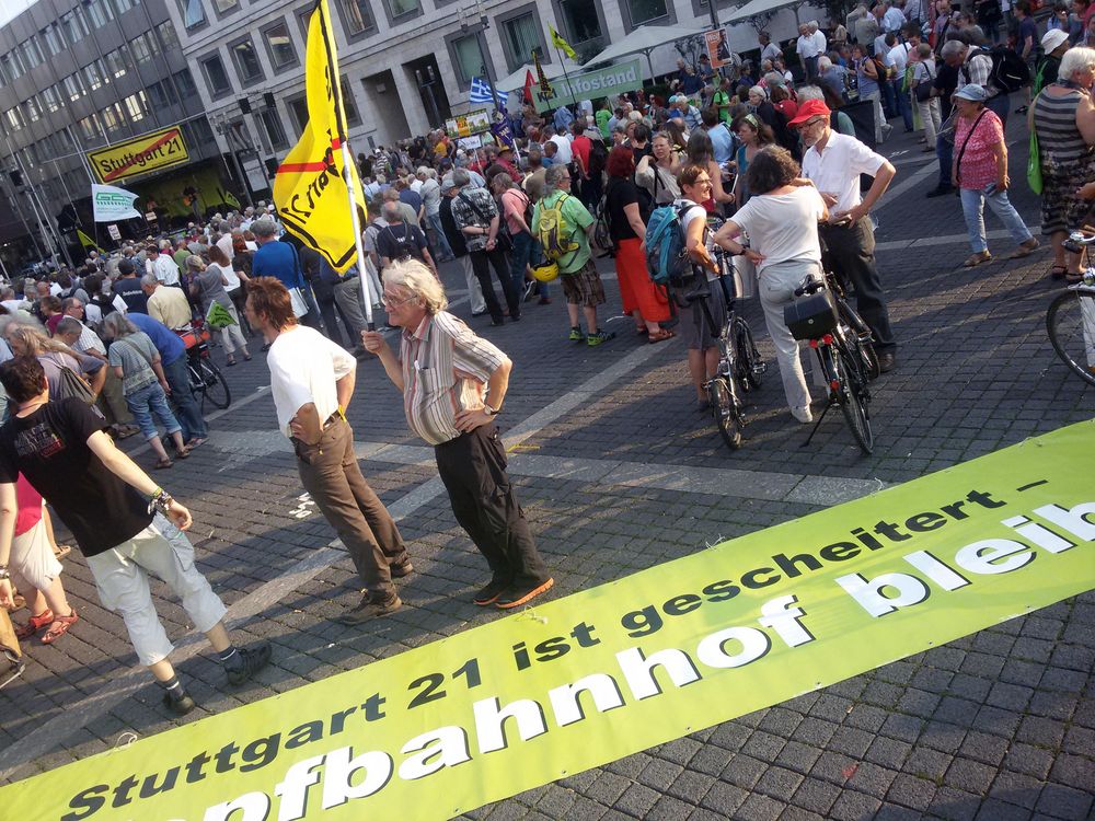 K21 Mi30.09.15 Stgt  / Montagsdemo Aug15 mit Link zu Videofilm