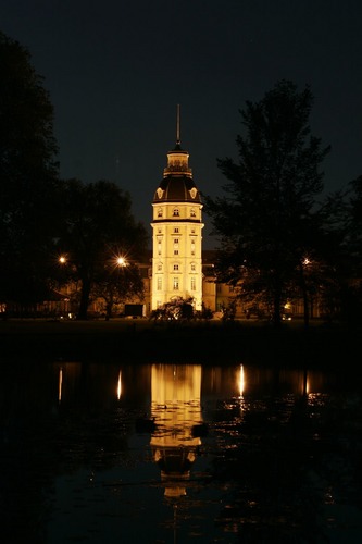 KA-Das SCHLOSS mit See