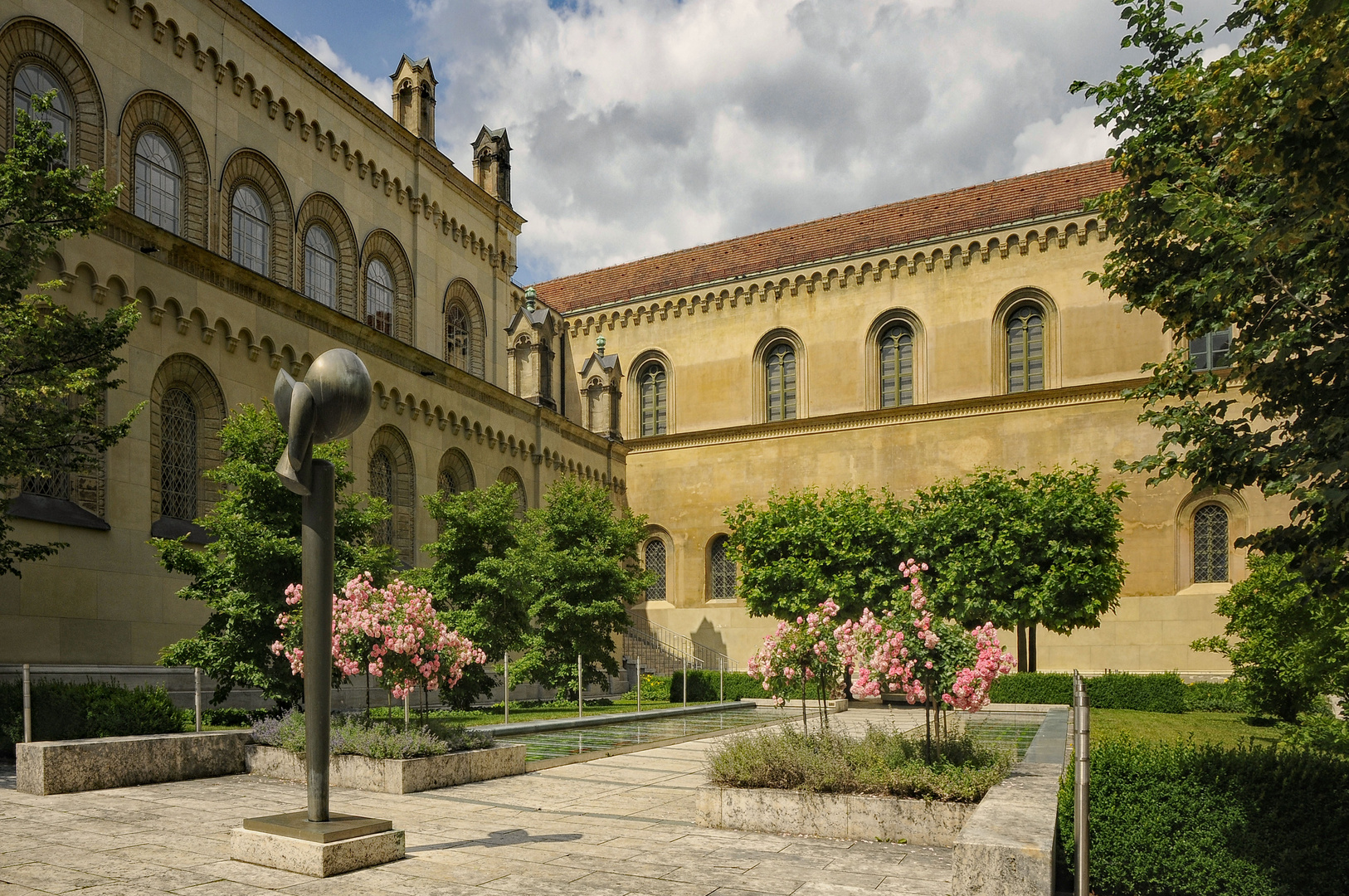 Kabinettsgarten Innenhof in der Residenz in München.