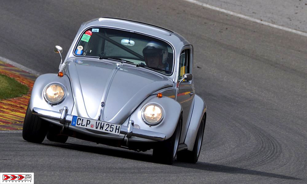 Käfer goes Eau Rouge ...