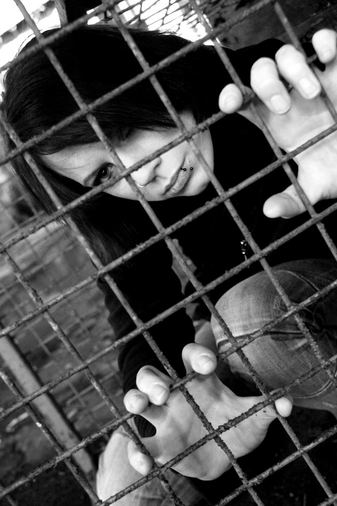 Kafig Der Angst Foto Bild Portrait Portrait Frauen Outdoor Bilder Auf Fotocommunity