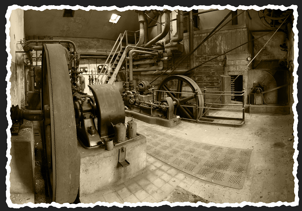 "Kältemaschine vom alten Schlachthof Stollberg" Foto & Bild industrie
