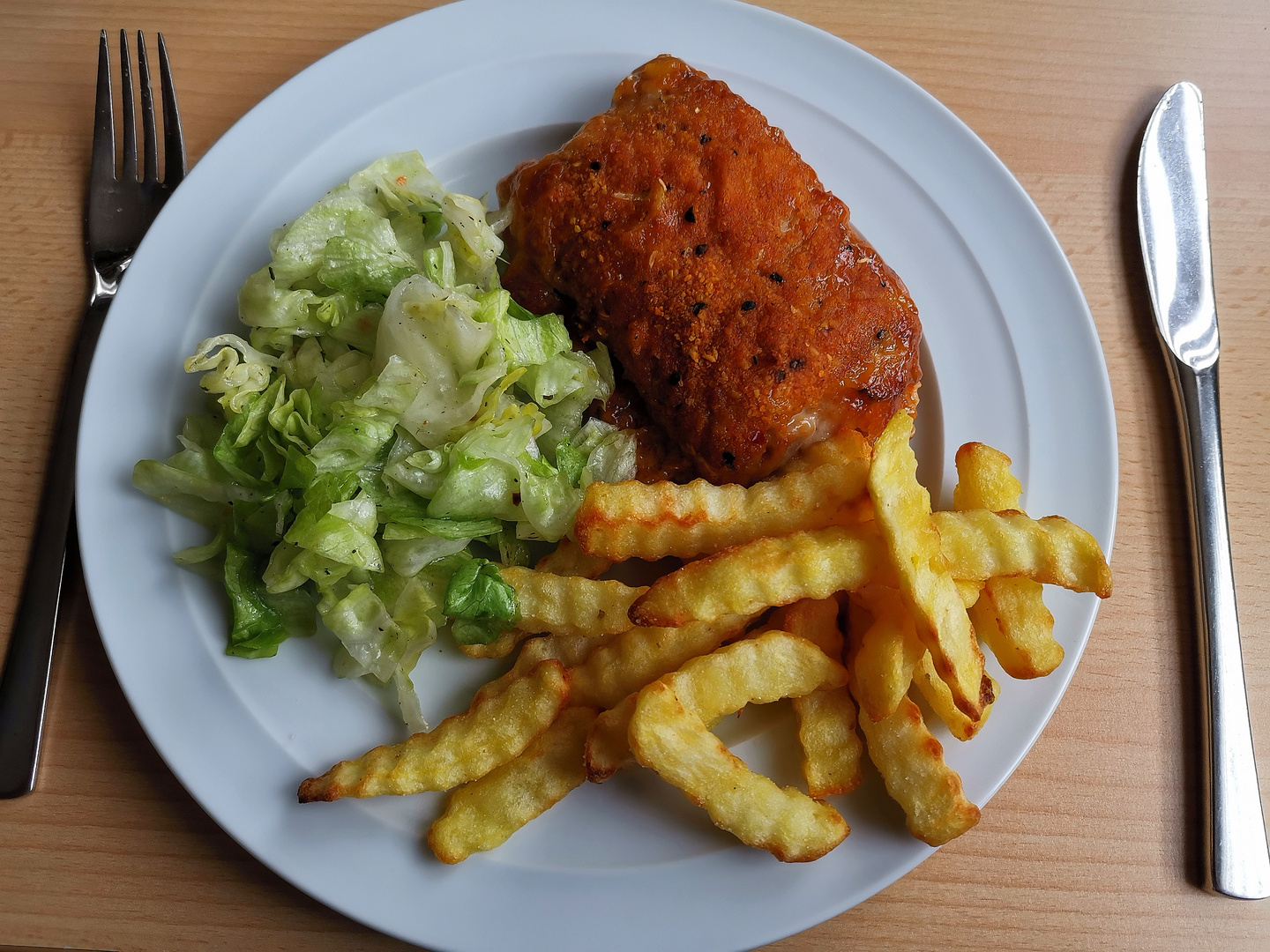 Käse Schnitzel mit Pommes und Salat Foto &amp; Bild | deutschland, europe ...